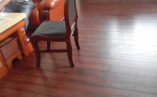 想知道木地板到底多少钱一平米才能不花冤枉钱？别急今天就带你一次性看透市场真相