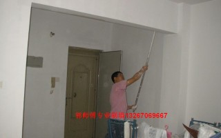 自己买涂料请人刷墙到底能省多少钱