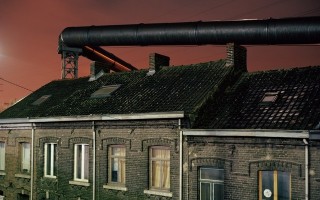 你是否也曾幻想过推开家门 就仿佛走进一座欧洲古堡 或是置身于巴黎左岸的典雅公寓？欧式装修 不只是风格 更是一种生活态度的表达 它将历史的厚重与艺术的浪漫 融入现代生活的每一寸空间 让你的家 成为一场永不落幕的视觉盛宴