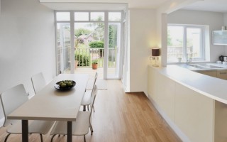 想知道2025年装修选地板怎么省钱又省心吗